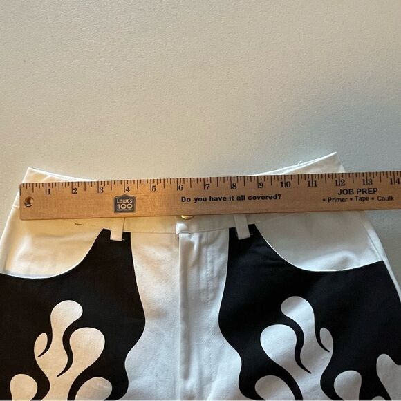 Colorful Natalie White Flare Jeans Size Small 24 Black Flame Print 100% Cotton - Picture 6 of 11